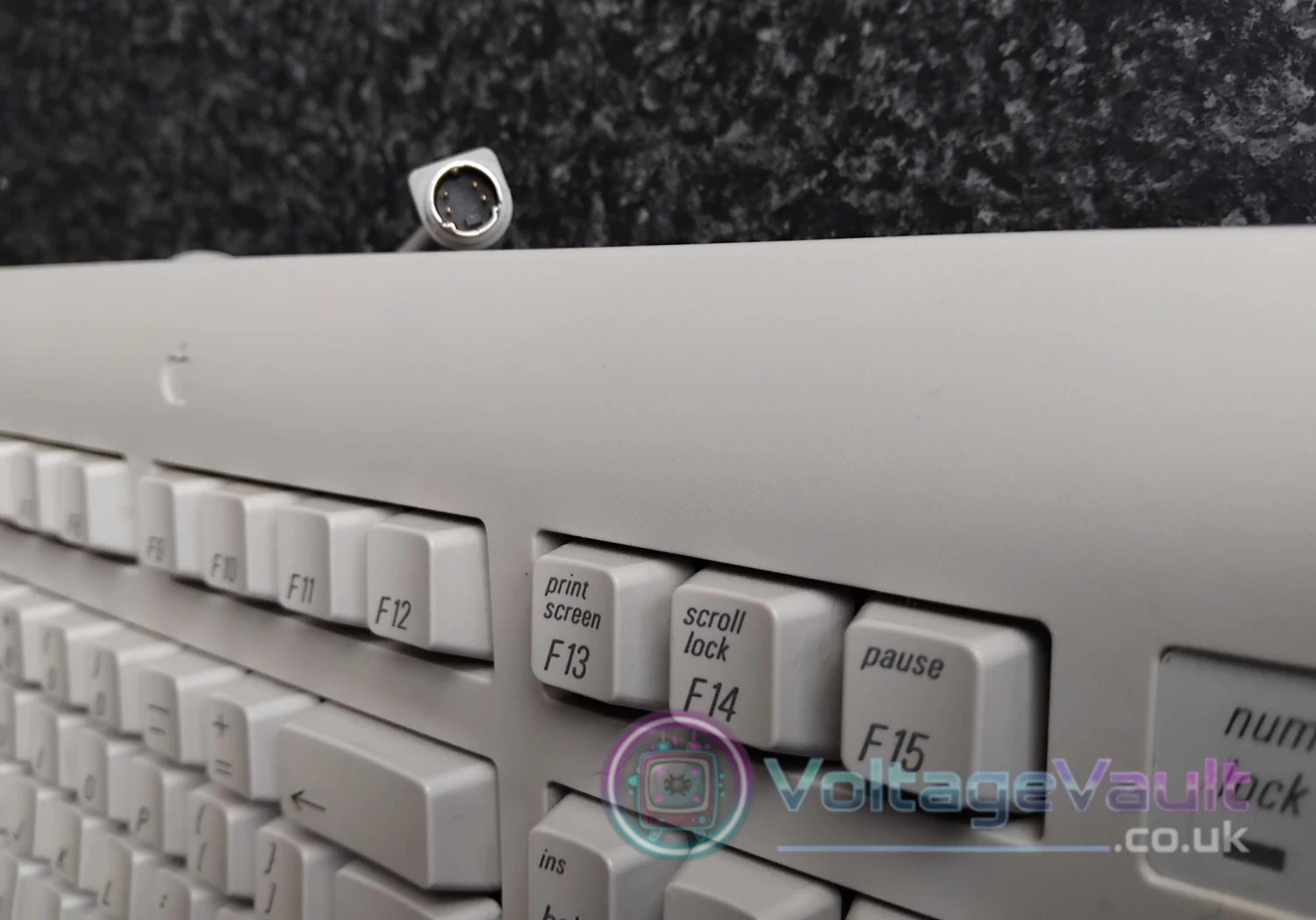 Apple Design Keyboard (M2980) – Vintage ADB Keyboard